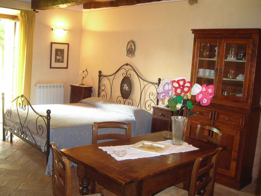 Agriturismo Casagrande Montepulciano Stazione Habitación foto